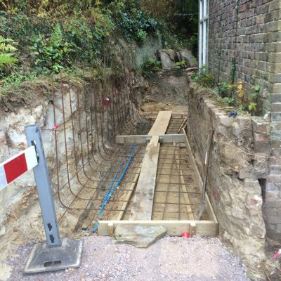 Steel reinforcement for concrete retaining wall, Lynton, East Grinstead